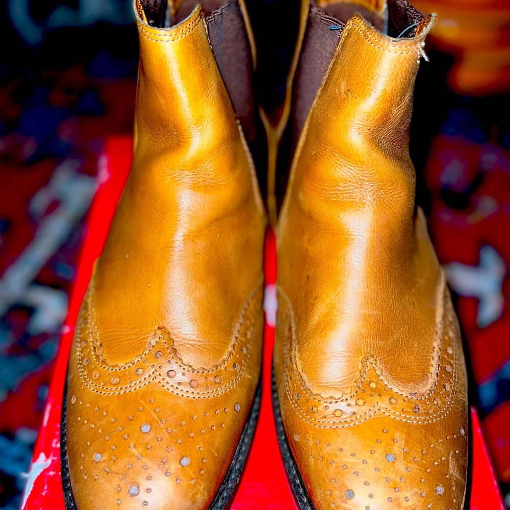 Selling some decently used Chelsea boots. I have no use for them anymore.